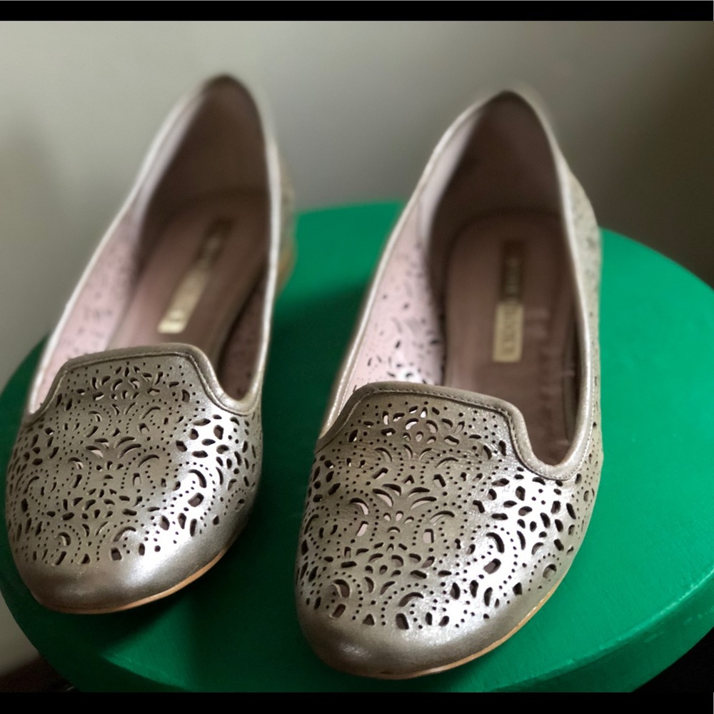 Gold flats